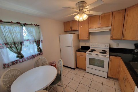 Condo in Boynton Beach, Florida, 2 bedrooms  № 1271092 - photo 24