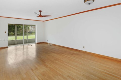 Condo in Hollywood, Florida, 2 bedrooms  № 1271047 - photo 5