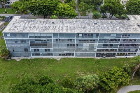 Copropriété à vendre à Hollywood, Floride: 2 chambres, 92.16 m2 № 1271047 - photo 30