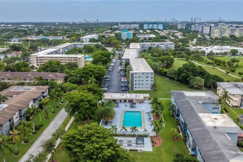 Copropriété à vendre à Hollywood, Floride: 2 chambres, 92.16 m2 № 1271047 - photo 4