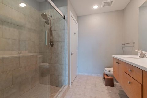 Condo in Tampa, Florida, 2 bedrooms  № 1420988 - photo 23