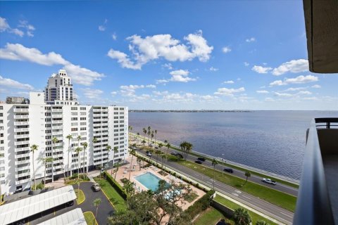 Condo in Tampa, Florida, 2 bedrooms  № 1420518 - photo 18