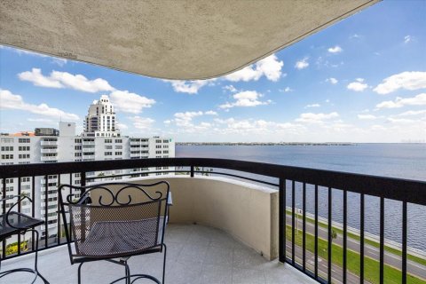 Condo in Tampa, Florida, 2 bedrooms  № 1420518 - photo 16