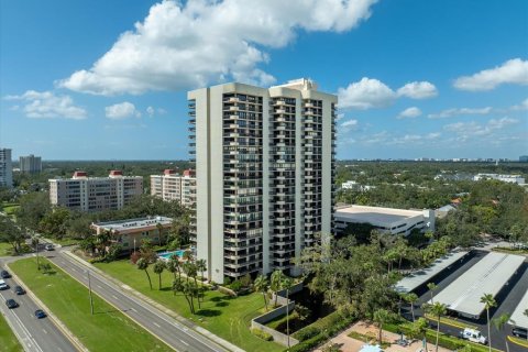 Condo in Tampa, Florida, 2 bedrooms  № 1420518 - photo 1