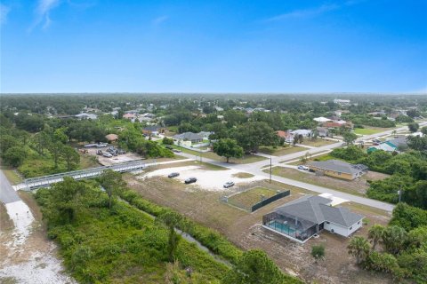 House in North Port, Florida 3 bedrooms, 136.19 sq.m. № 1302689 - photo 1