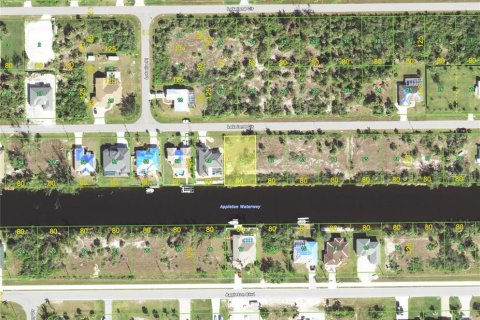 Terreno en venta en Port Charlotte, Florida № 1244391 - foto 1