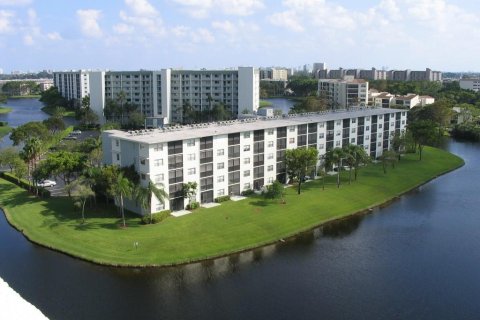 Copropriété à vendre à Pompano Beach, Floride: 2 chambres, 76.64 m2 № 1065885 - photo 28