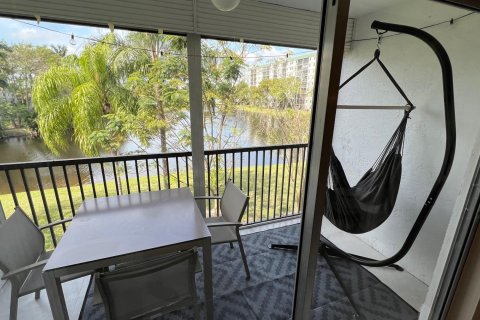 Condo in Pompano Beach, Florida, 2 bedrooms  № 1065885 - photo 17