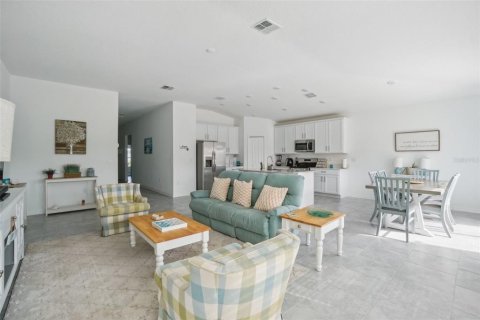 Casa en venta en Edgewater, Florida, 4 dormitorios, 179.86 m2 № 1400880 - foto 6