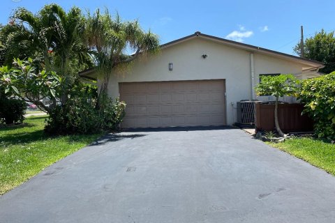 House in Delray Beach, Florida 3 bedrooms, 131.55 sq.m. № 1171364 - photo 5