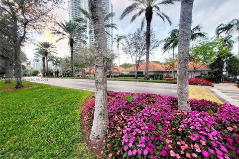 Condo in Aventura, Florida, 2 bedrooms  № 1401548 - photo 14