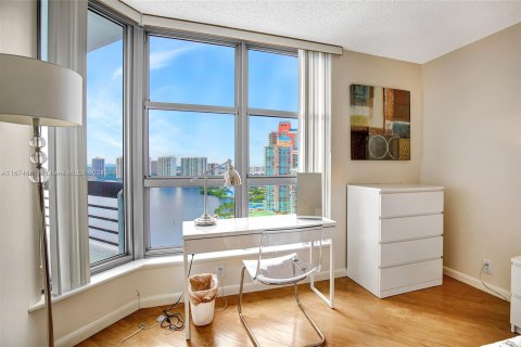 Condo in Aventura, Florida, 2 bedrooms  № 1401548 - photo 26