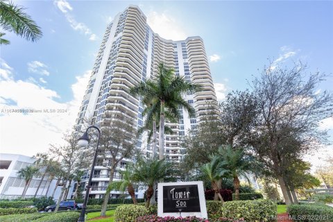 Condo in Aventura, Florida, 2 bedrooms  № 1401548 - photo 1