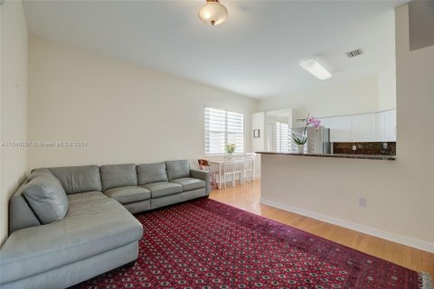 Casa en venta en Cutler Bay, Florida, 4 dormitorios, 191.1 m2 № 1033239 - foto 8