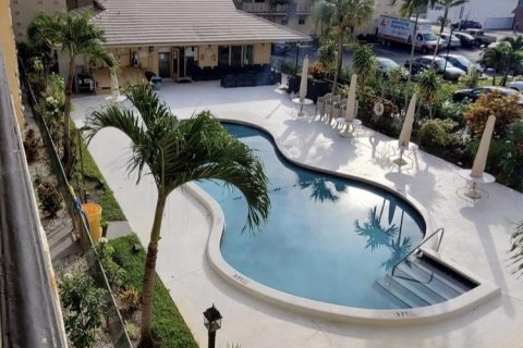 Copropriété à vendre à Hollywood, Floride: 1 chambre, 47.38 m2 № 1074755 - photo 2