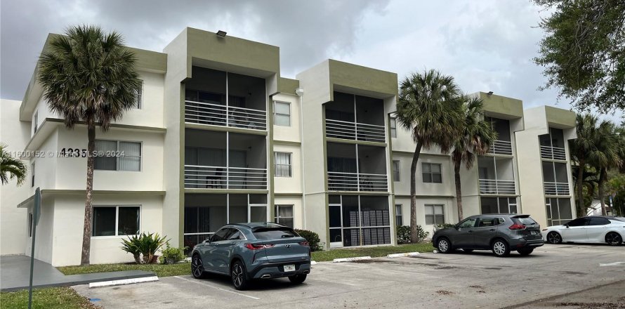 Condo in Sunrise, Florida, 3 bedrooms  № 1209980