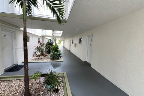 Copropriété à vendre à Sunrise, Floride: 3 chambres, 116.31 m2 № 1209980 - photo 10