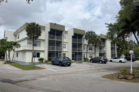 Copropriété à vendre à Sunrise, Floride: 3 chambres, 116.31 m2 № 1209980 - photo 3