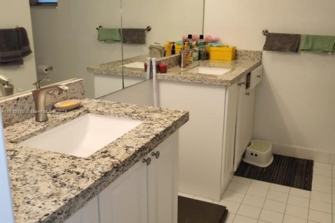 Condo in Sunrise, Florida, 3 bedrooms  № 1209980 - photo 17