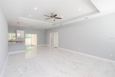 Villa ou maison à vendre à Tampa, Floride: 3 chambres, 131.46 m2 № 1378416 - photo 5