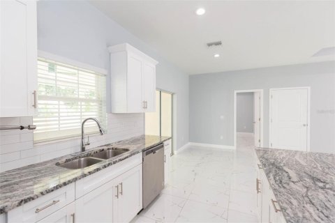 House in Tampa, Florida 3 bedrooms, 131.46 sq.m. № 1378416 - photo 13