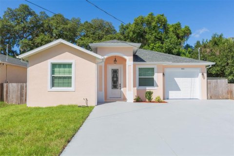 Villa ou maison à vendre à Tampa, Floride: 3 chambres, 131.46 m2 № 1378416 - photo 2