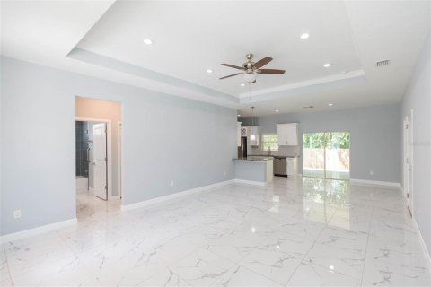 Villa ou maison à vendre à Tampa, Floride: 3 chambres, 131.46 m2 № 1378416 - photo 6