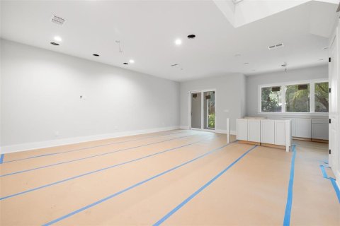 Adosado en venta en Tampa, Florida, 3 dormitorios, 240.8 m2 № 1393130 - foto 7