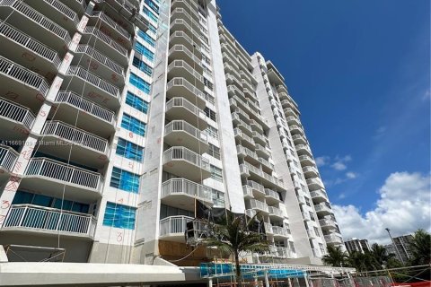 Condominio en alquiler en Aventura, Florida, 1 dormitorio, 93.37 m2 № 1385988 - foto 18