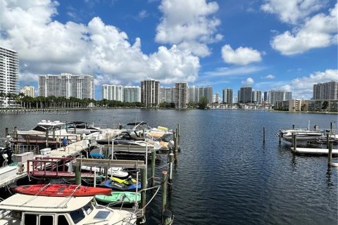 Condominio en alquiler en Aventura, Florida, 1 dormitorio, 93.37 m2 № 1385988 - foto 14