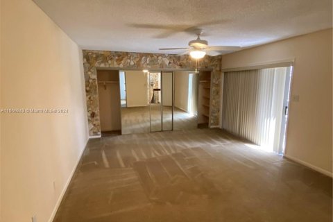 Touwnhouse à vendre à North Lauderdale, Floride: 2 chambres, 142.14 m2 № 1386033 - photo 5