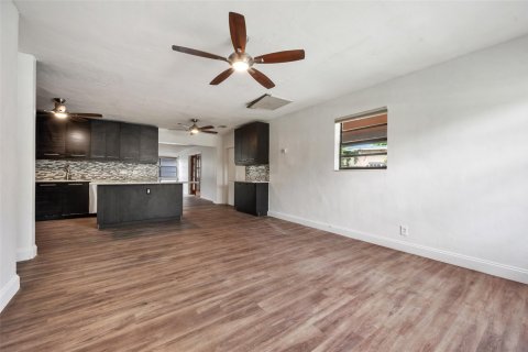 Casa en venta en Lauderhill, Florida, 4 dormitorios, 189.43 m2 № 1228815 - foto 22