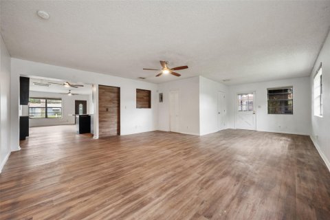 Casa en venta en Lauderhill, Florida, 4 dormitorios, 189.43 m2 № 1228815 - foto 14