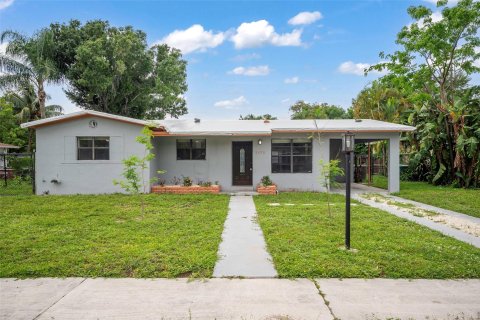 Villa ou maison à vendre à Lauderhill, Floride: 4 chambres, 189.43 m2 № 1228815 - photo 23