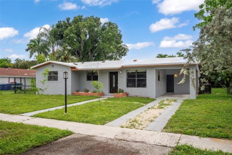 Villa ou maison à vendre à Lauderhill, Floride: 4 chambres, 189.43 m2 № 1228815 - photo 24