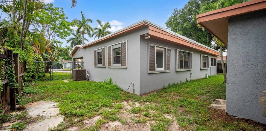 Villa ou maison à Lauderhill, Floride 4 chambres, 189.43 m2 № 1228815