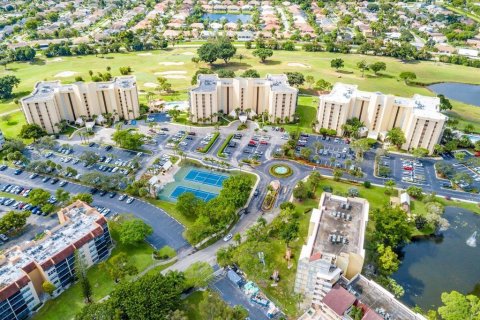 Condo in Lauderhill, Florida, 2 bedrooms  № 1228816 - photo 6