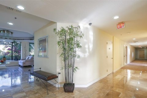 Condo in Lauderhill, Florida, 2 bedrooms  № 1228816 - photo 14