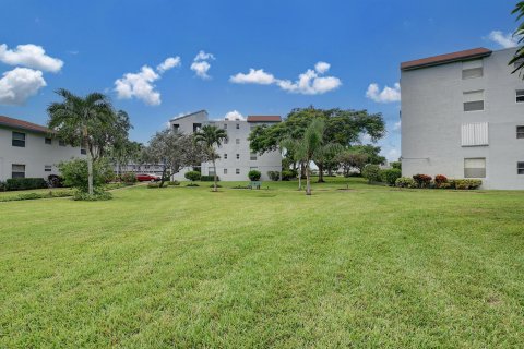 Condo in Delray Beach, Florida, 2 bedrooms  № 1074660 - photo 1