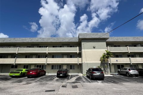 Condo in Fort Lauderdale, Florida, 2 bedrooms  № 1293832 - photo 2