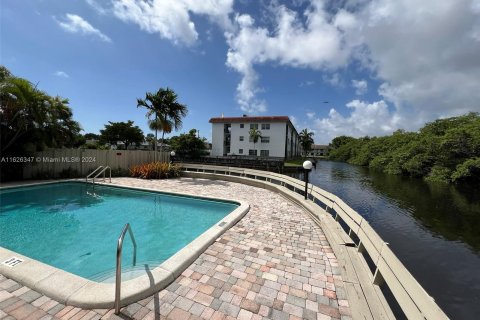 Condo in Fort Lauderdale, Florida, 2 bedrooms  № 1293832 - photo 26