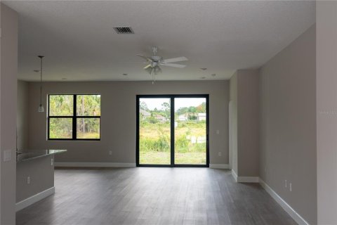 Casa en venta en Palm Bay, Florida, 4 dormitorios, 209.03 m2 № 1428795 - foto 4