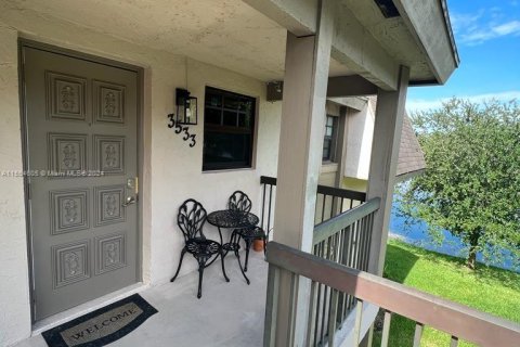Condominio en venta en Sunrise, Florida, 2 dormitorios, 85.93 m2 № 1075350 - foto 1