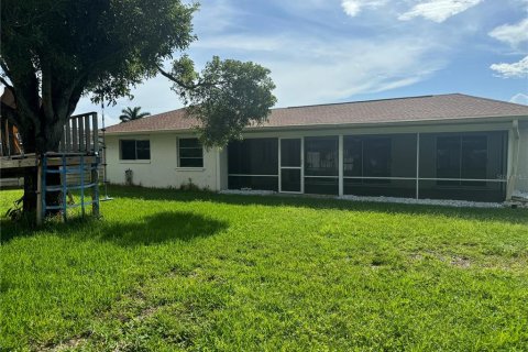 Casa en venta en Cape Coral, Florida, 3 dormitorios, 150.5 m2 № 1335379 - foto 23