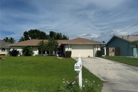 House in Cape Coral, Florida 3 bedrooms, 150.5 sq.m. № 1335379 - photo 19