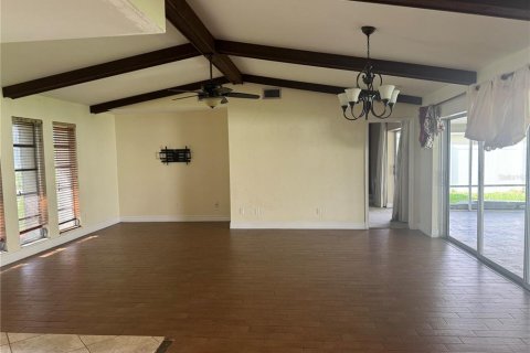 Villa ou maison à vendre à Cape Coral, Floride: 3 chambres, 150.5 m2 № 1335379 - photo 5