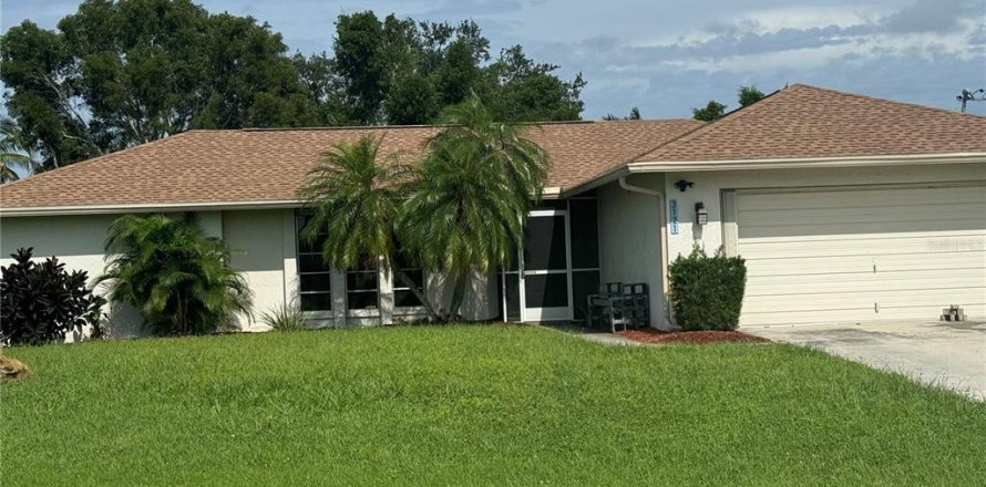 House in Cape Coral, Florida 3 bedrooms, 150.5 sq.m. № 1335379