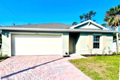 House in Port Charlotte, Florida 3 bedrooms, 129.04 sq.m. № 1381011 - photo 1