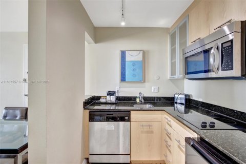 Condo in Fort Lauderdale, Florida, 1 bedroom  № 1329326 - photo 20