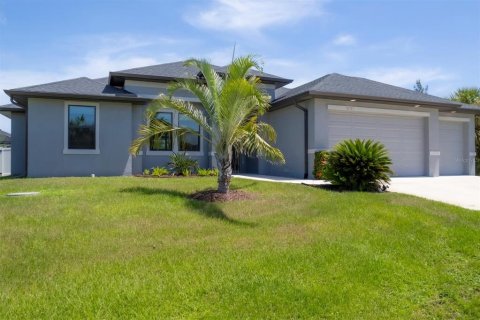 House in Port Charlotte, Florida 3 bedrooms, 176.7 sq.m. № 1307290 - photo 2